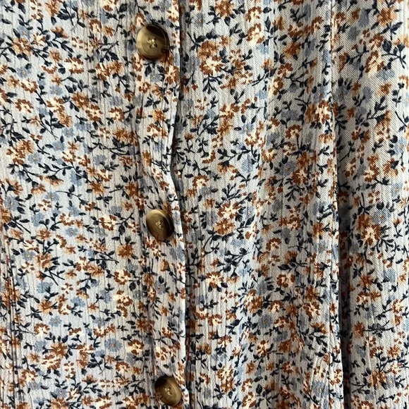 Women’s size small casual - Picture 2 of 9